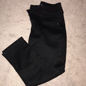 Black jean capris